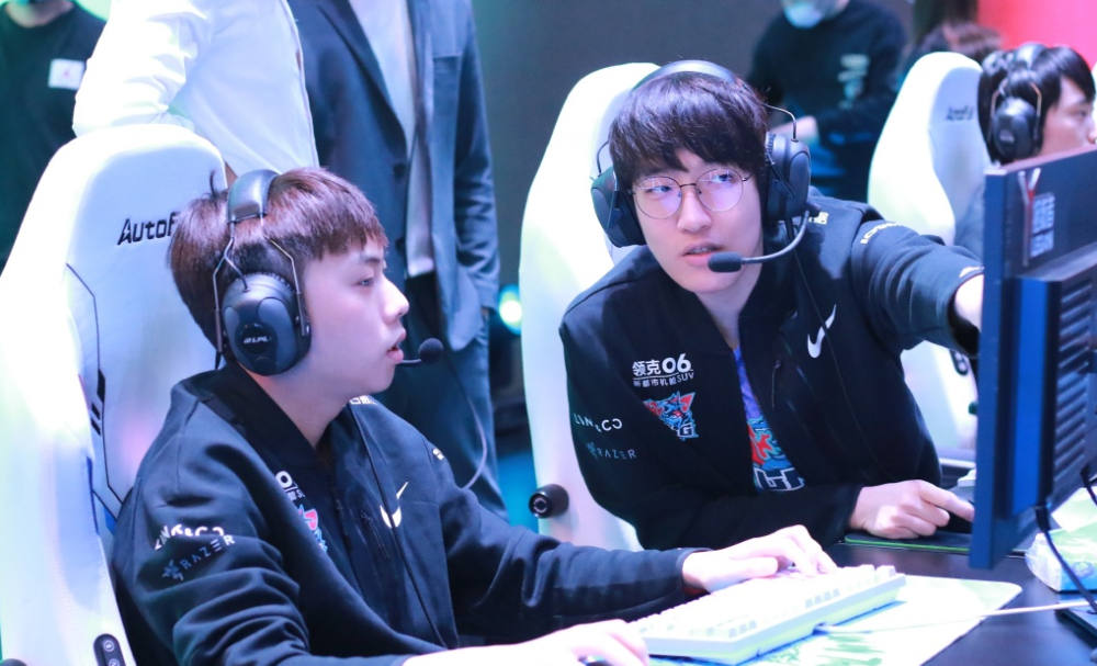 包含多伦多猛龙集结日主帅复盘刘翔怒砍51分，Ning连续十五场比赛得分超过突破纪录都惊呆了的词条